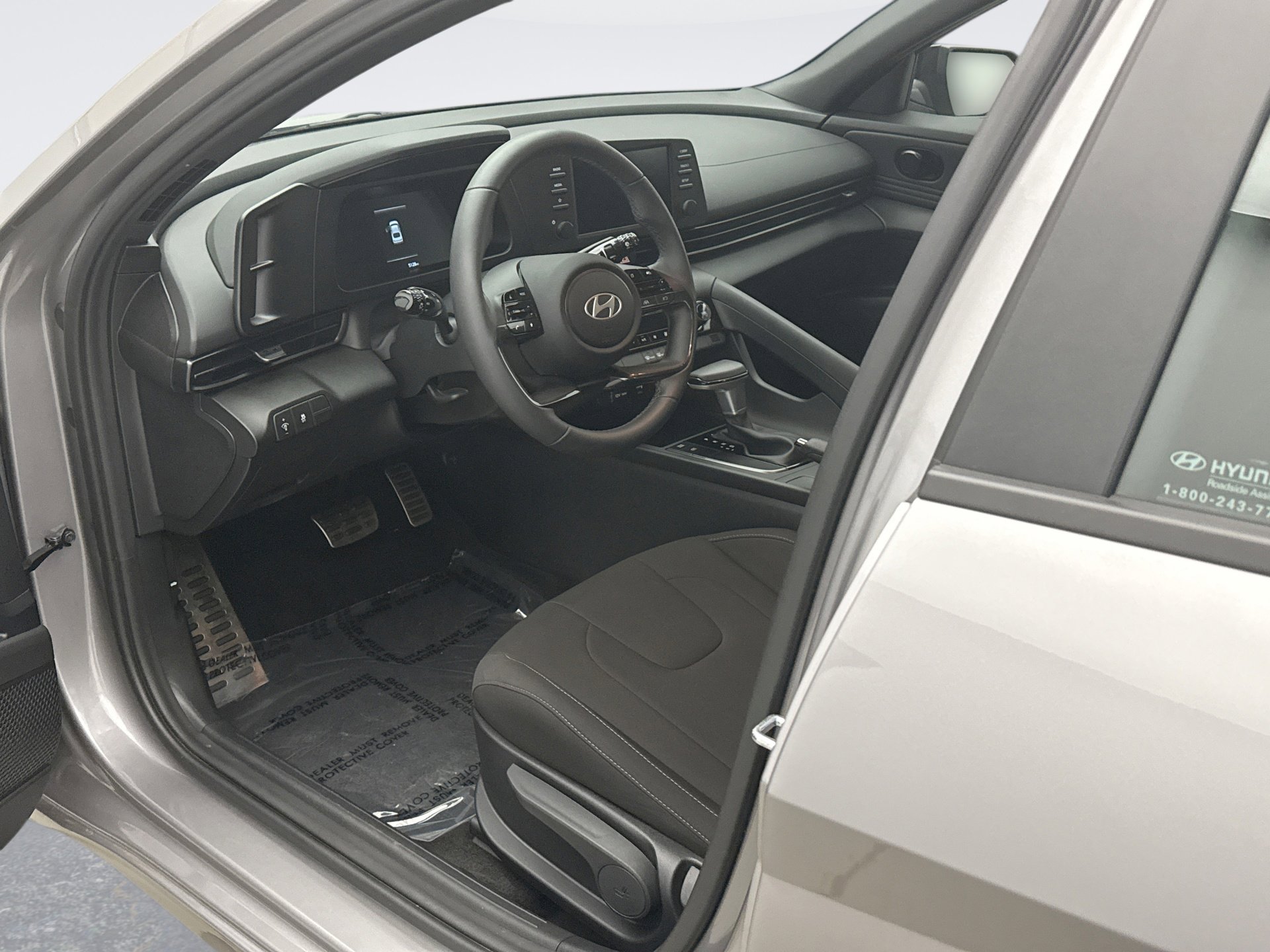 Used 2025 Hyundai Elantra Sport image 10