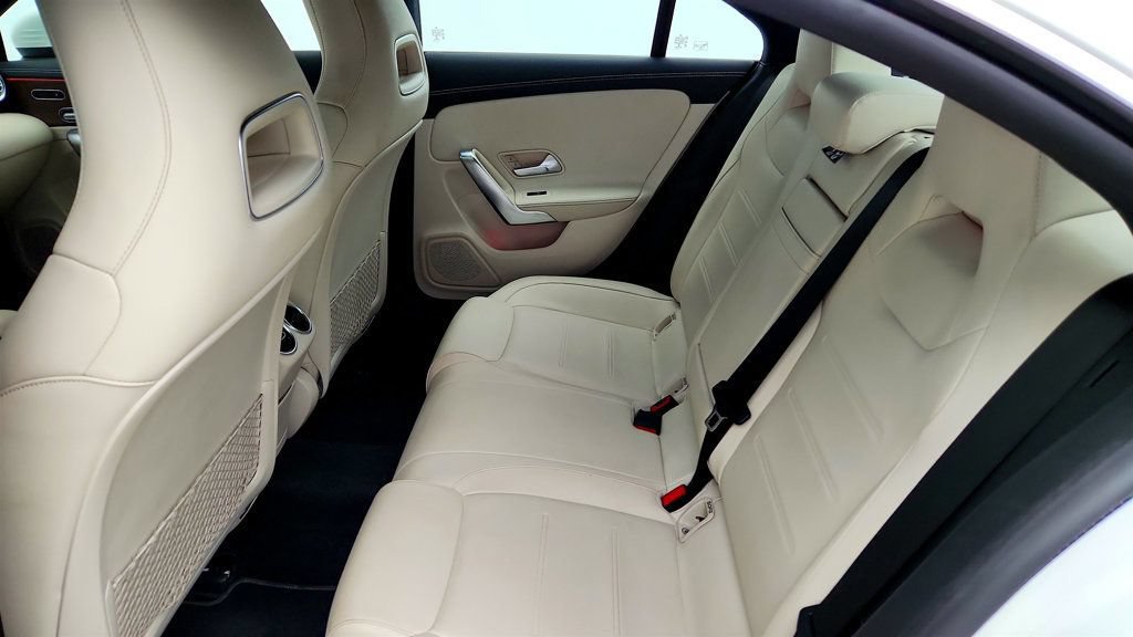 Used 2020 Mercedes-Benz CLA 250 4MATIC w/ Premium Package image 20