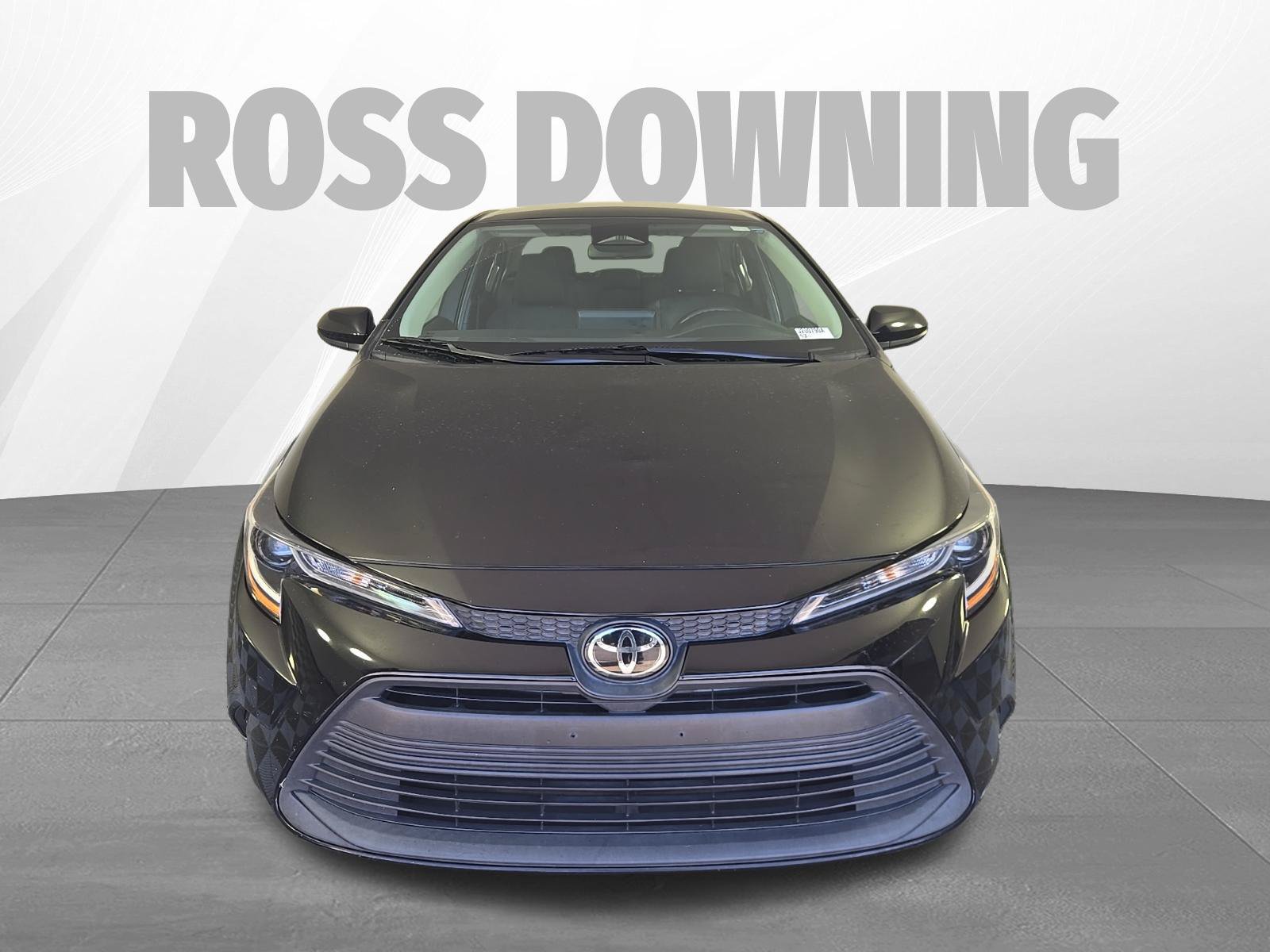Used 2023 Toyota Corolla LE FWD image 2