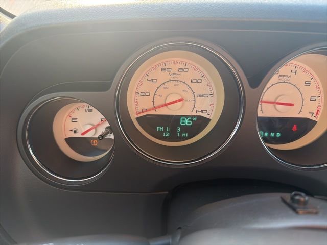 Used 2012 Dodge Challenger SXT image 4