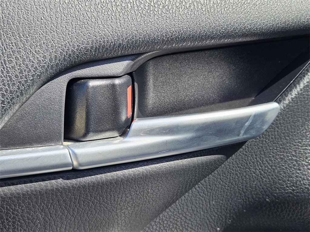 Used 2024 Toyota Camry SE image 13