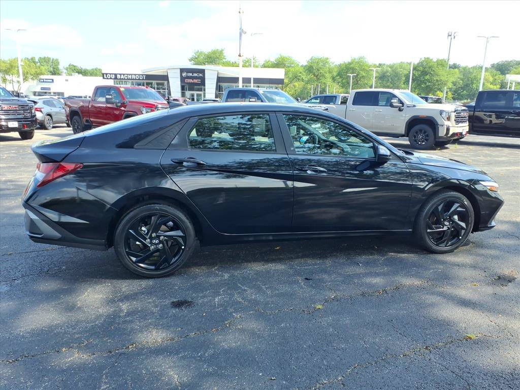 Used 2026 Hyundai Elantra Sport FWD image 8