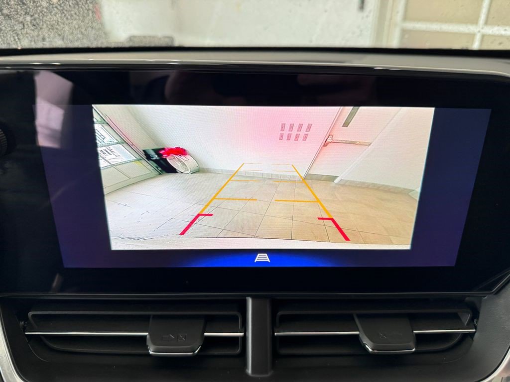 Certified 2024 Chevrolet Trax ACTIV w/ Sunroof Package image 22