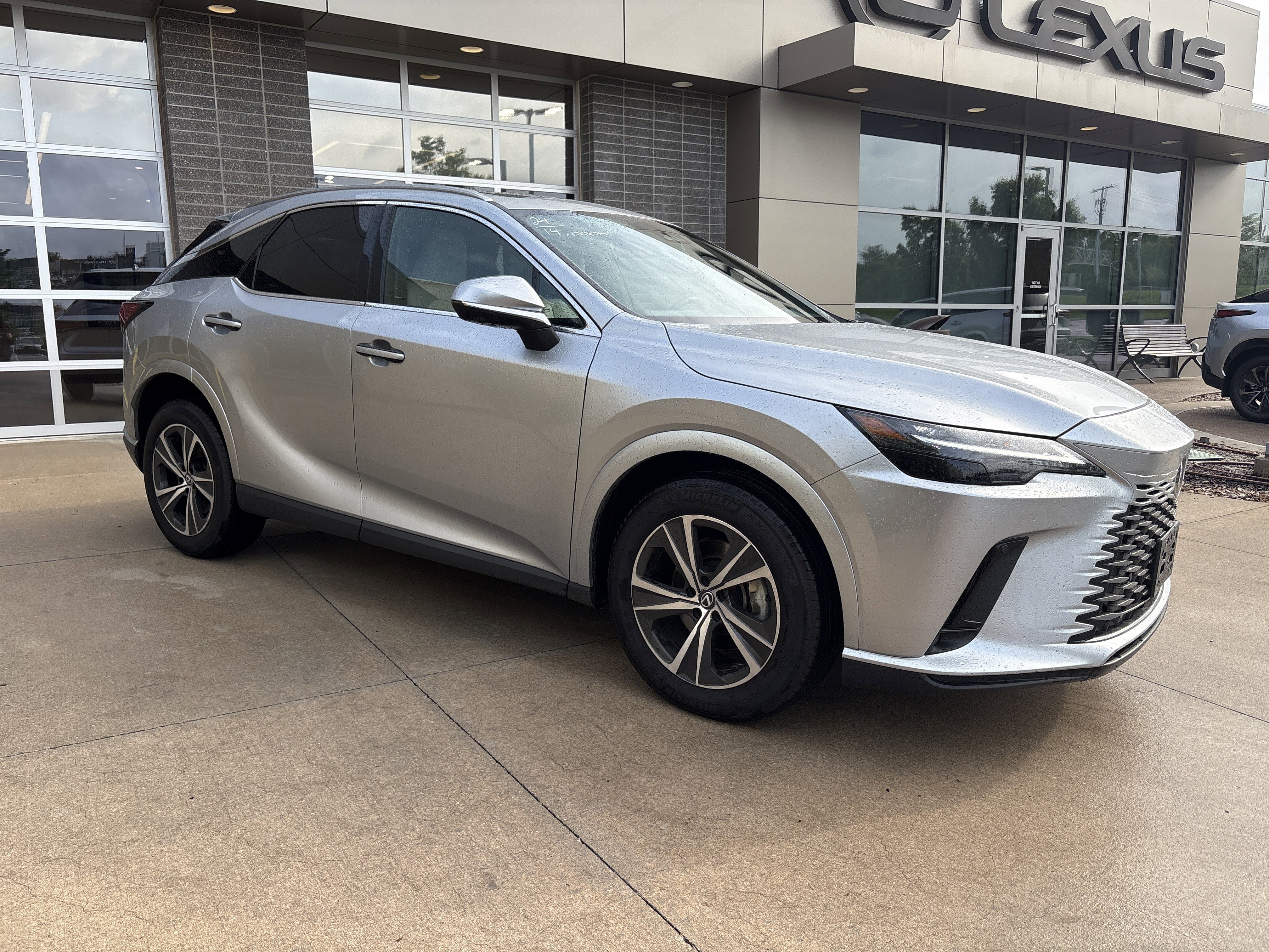 Used 2024 Lexus RX 350 Premium w/ Convenience Package AWD/4WD image 2