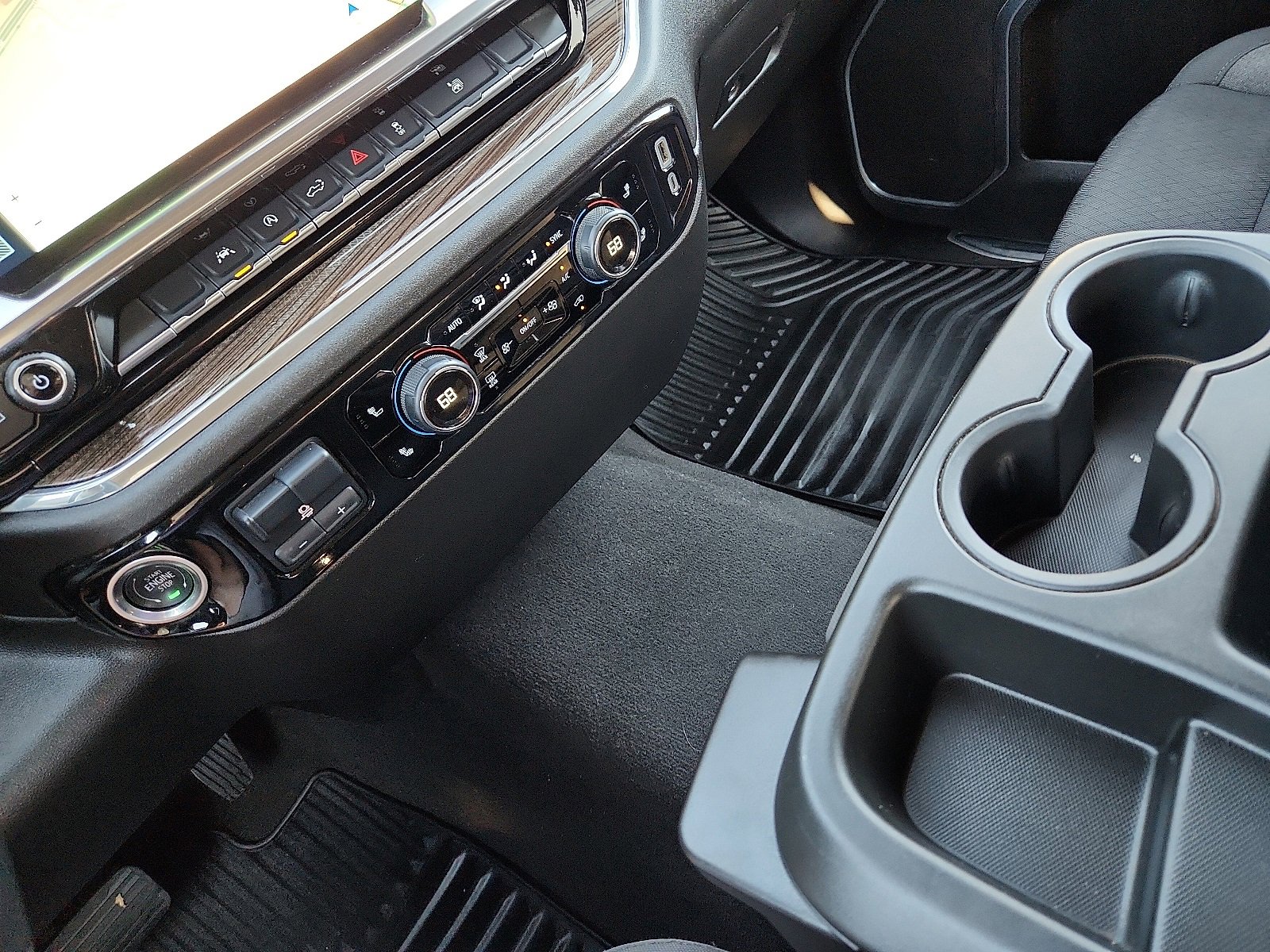 Used 2025 Chevrolet Silverado 1500 LT image 25