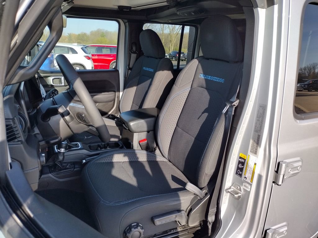 Used 2024 Jeep Wrangler Unlimited Rubicon 4xe w/ Technology Group AWD/4WD image 2