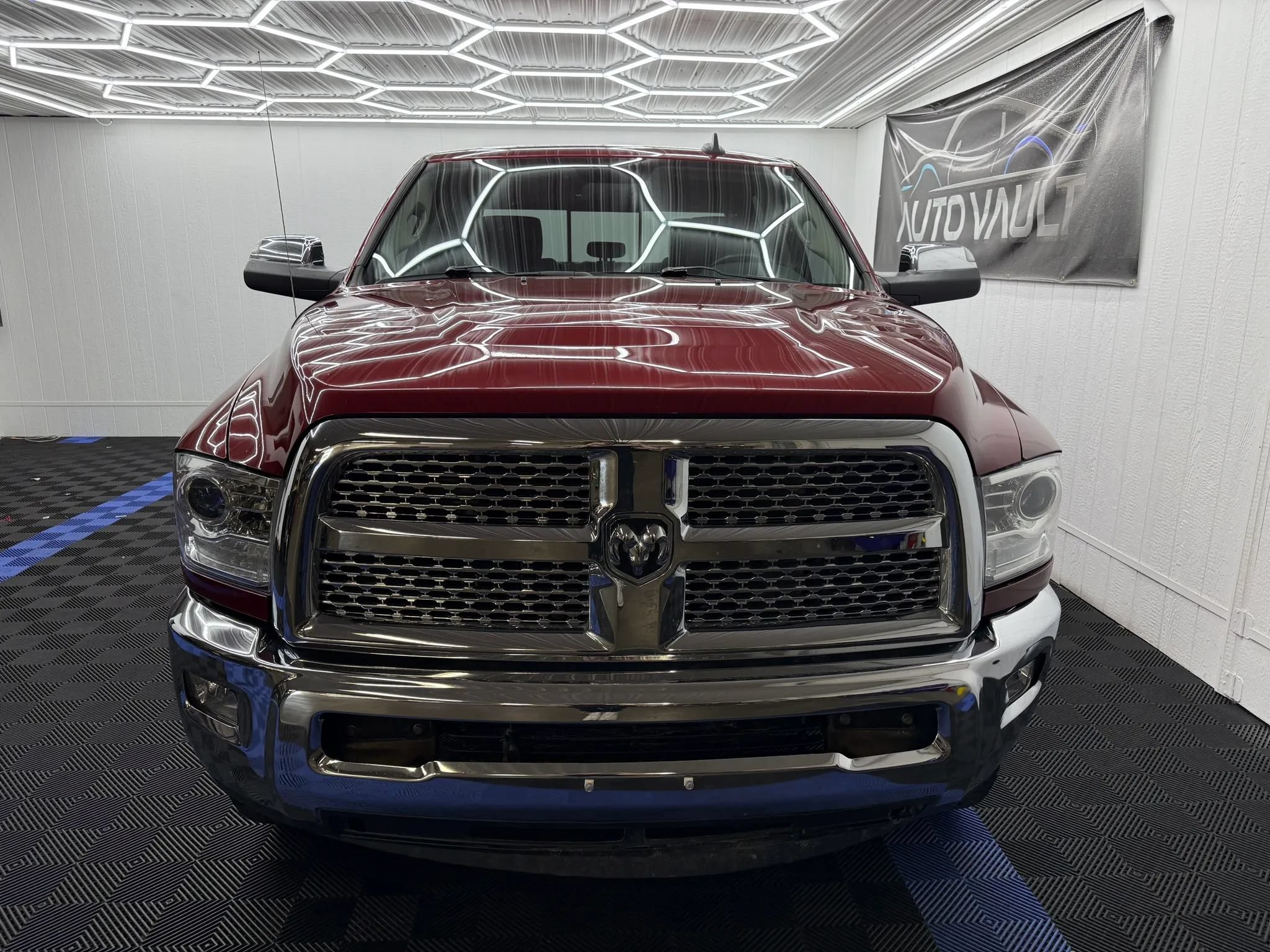 Used 2014 RAM 2500 Laramie w/ Convenience Group AWD/4WD image 4