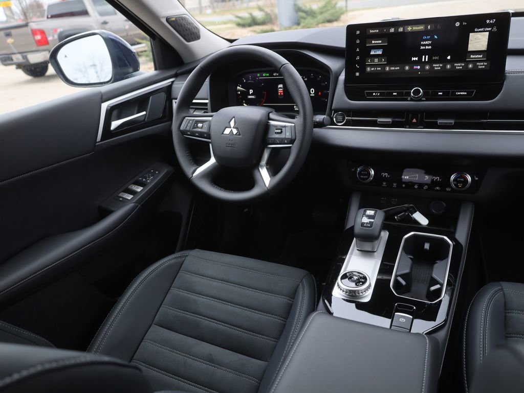 New 2025 Mitsubishi Outlander SE image 20
