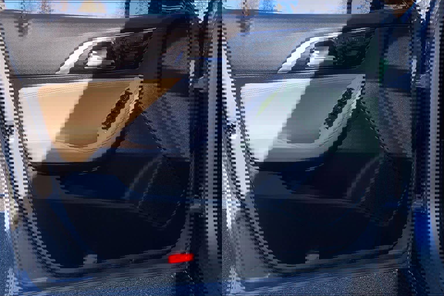 Used 2018 INFINITI QX30 Premium w/ Cargo Package image 21