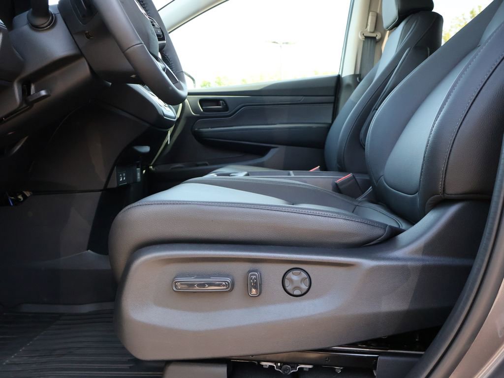 Certified 2026 Honda Odyssey EX-L image 33