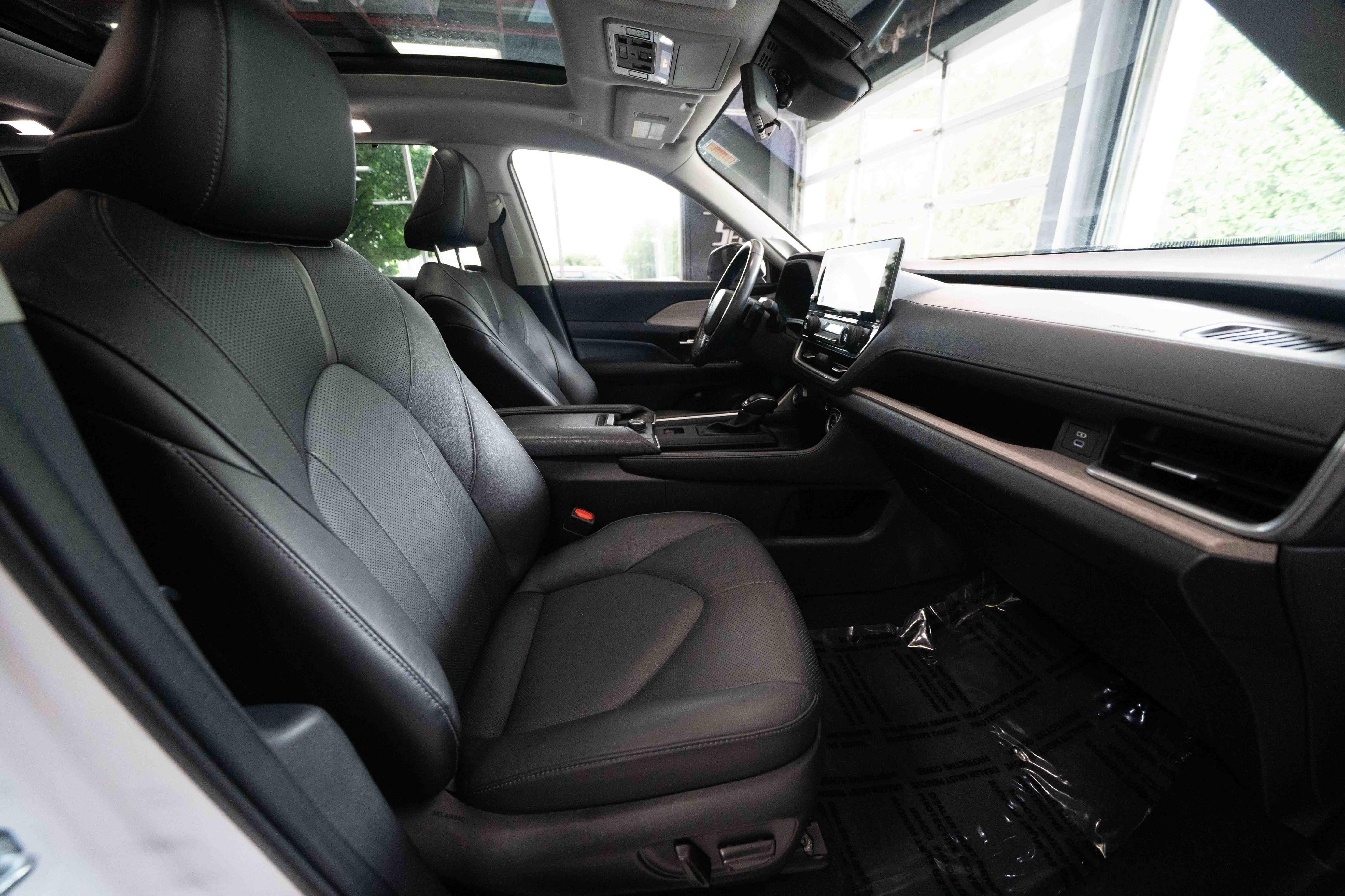 Used 2024 Toyota Grand Highlander AWD image 27