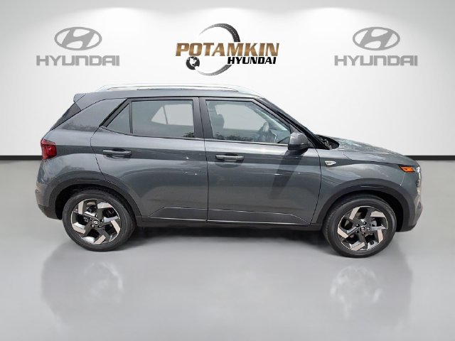 New 2026 Hyundai Venue SEL FWD image 4