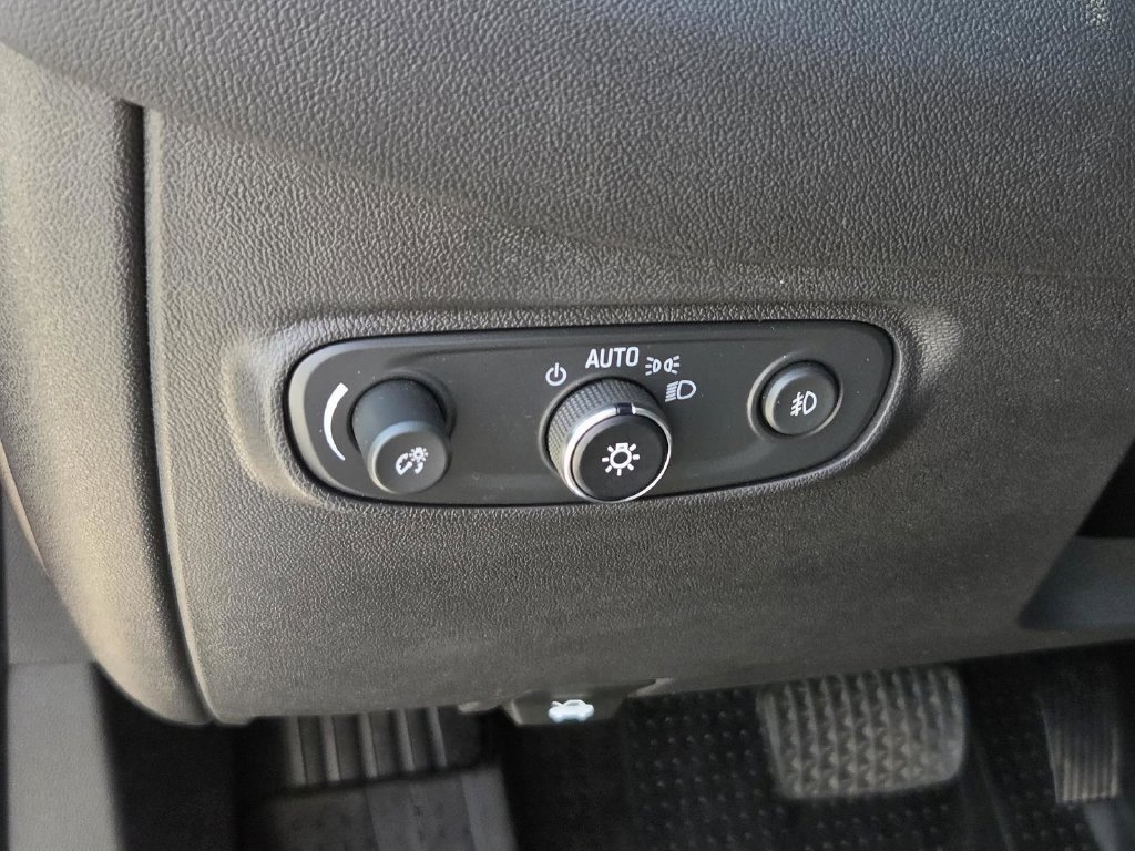 Used 2024 Chevrolet Equinox Premier AWD/4WD image 22