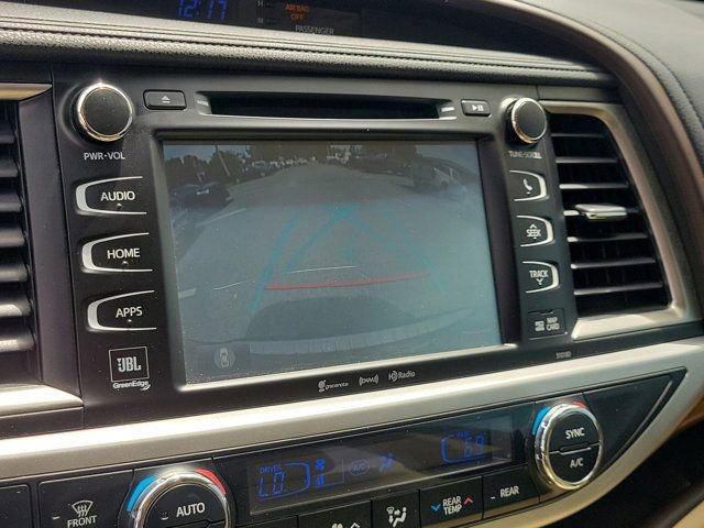 Used 2017 Toyota Highlander Limited Platinum image 27