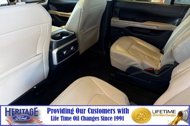 Used 2023 Ford Expedition Limited AWD/4WD image 12