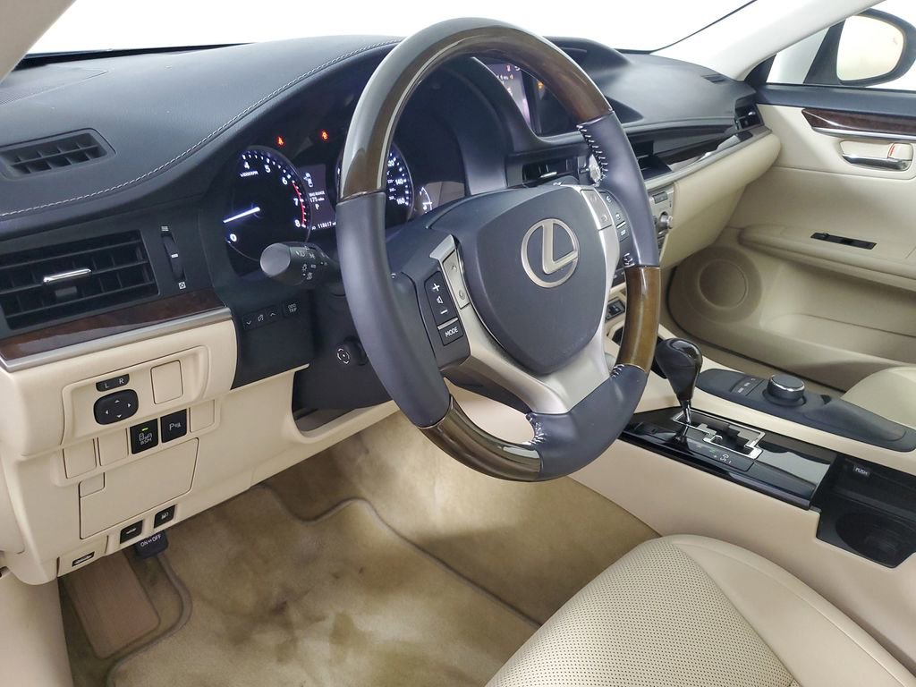 Used 2015 Lexus ES 350 w/ Premium Package FWD image 22