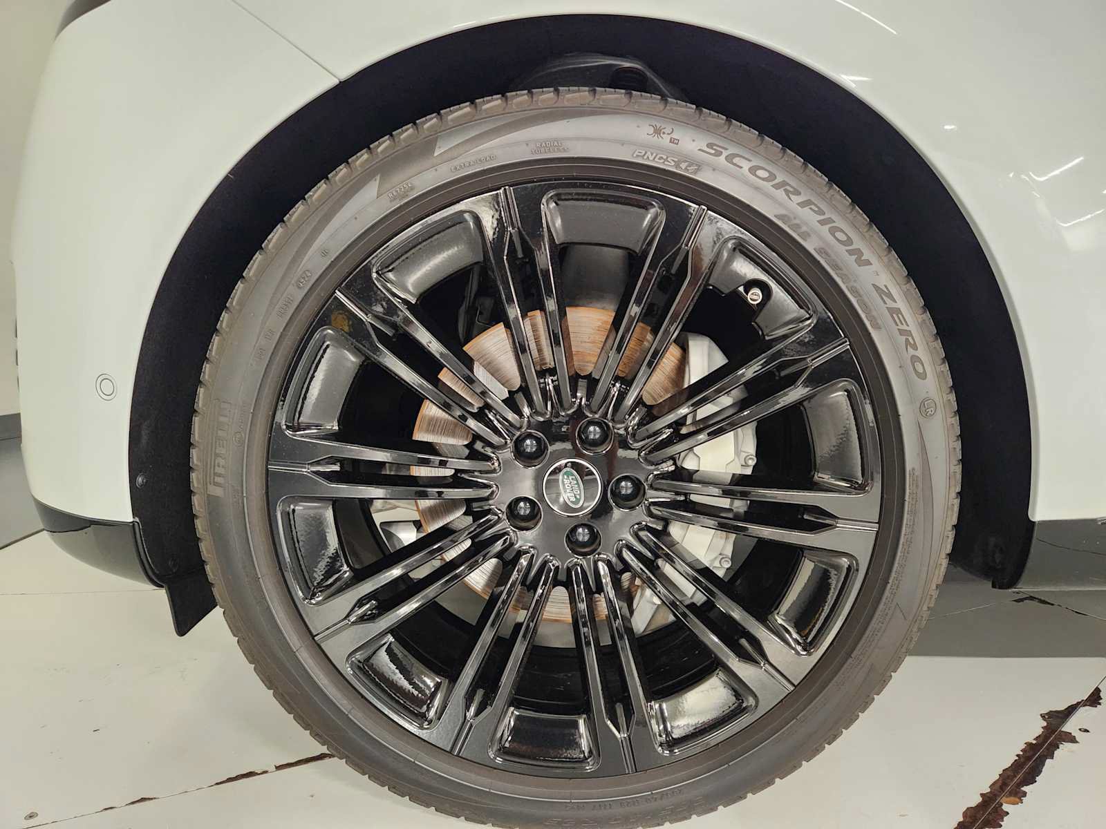 Used 2024 Land Rover Range Rover SE AWD/4WD image 8
