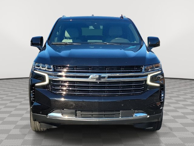 Used 2021 Chevrolet Suburban LT w/ LT Signature Plus Package AWD/4WD image 2