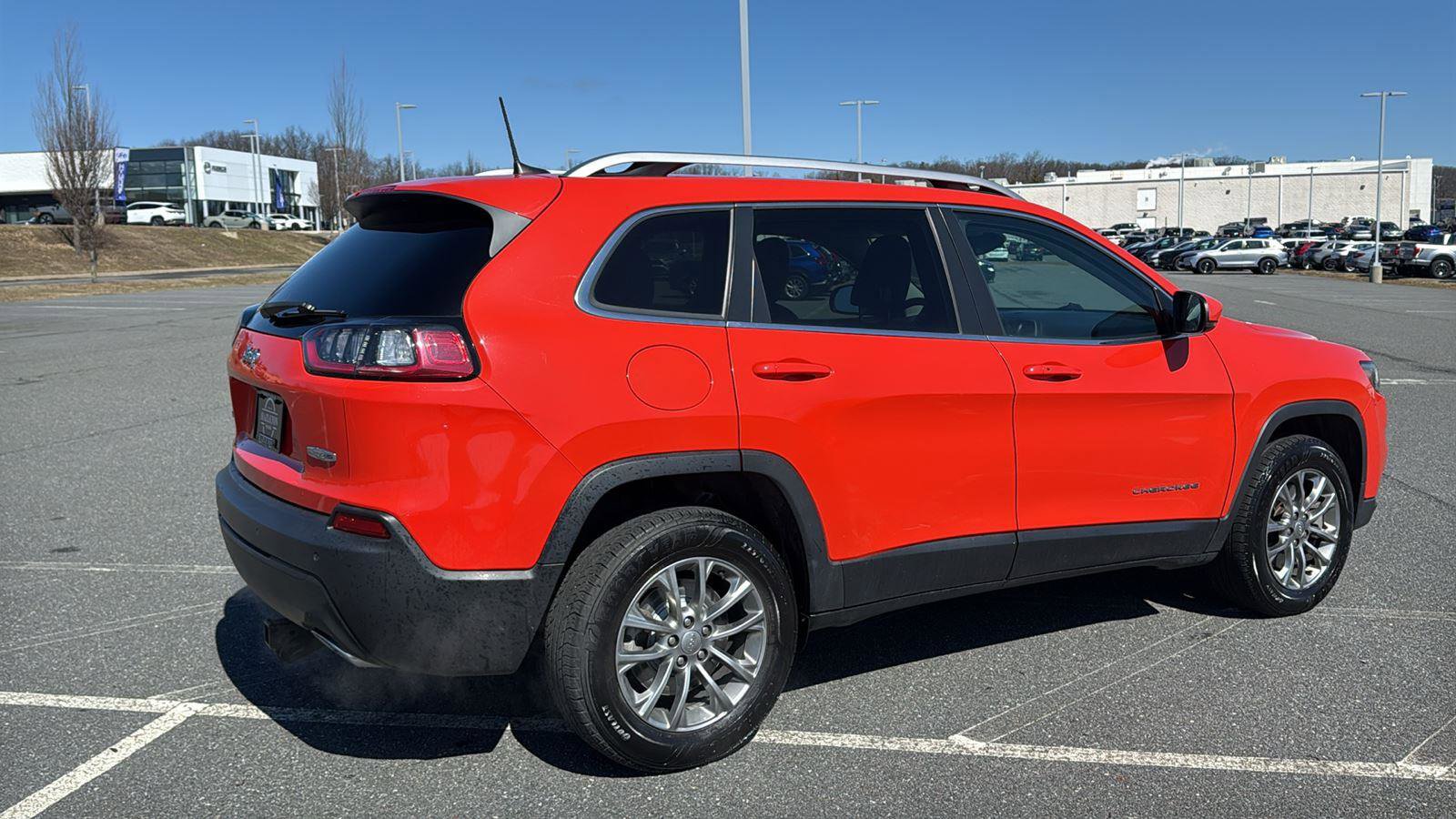 Used 2021 Jeep Cherokee Latitude Lux w/ Comfort/Convenience Group image 5