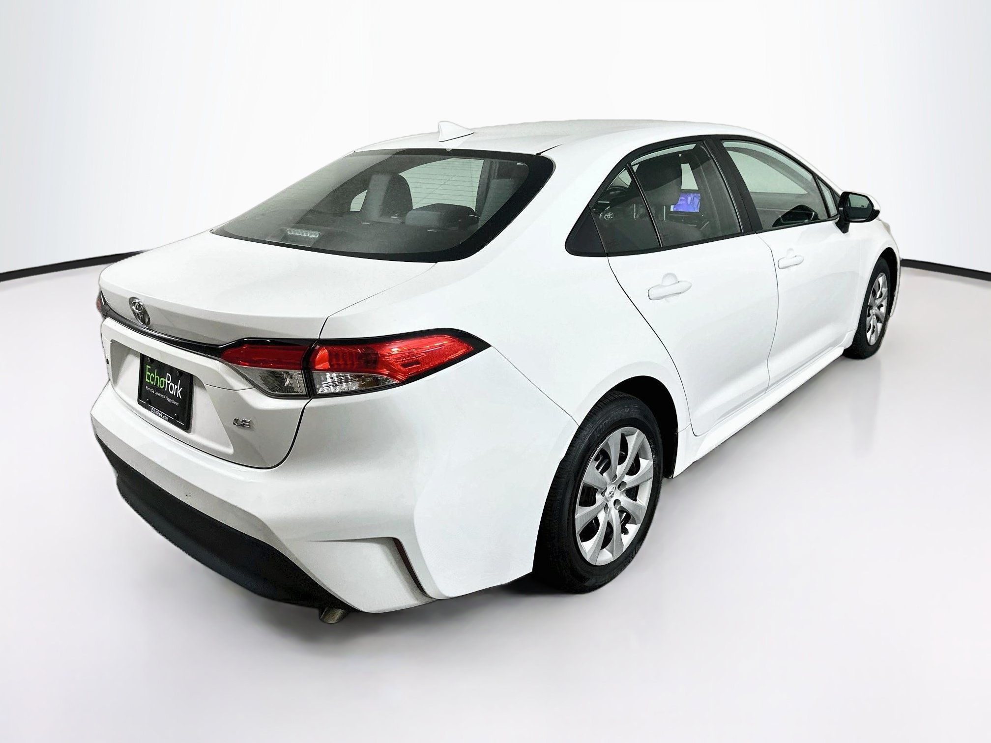 Used 2025 Toyota Corolla LE FWD image 9