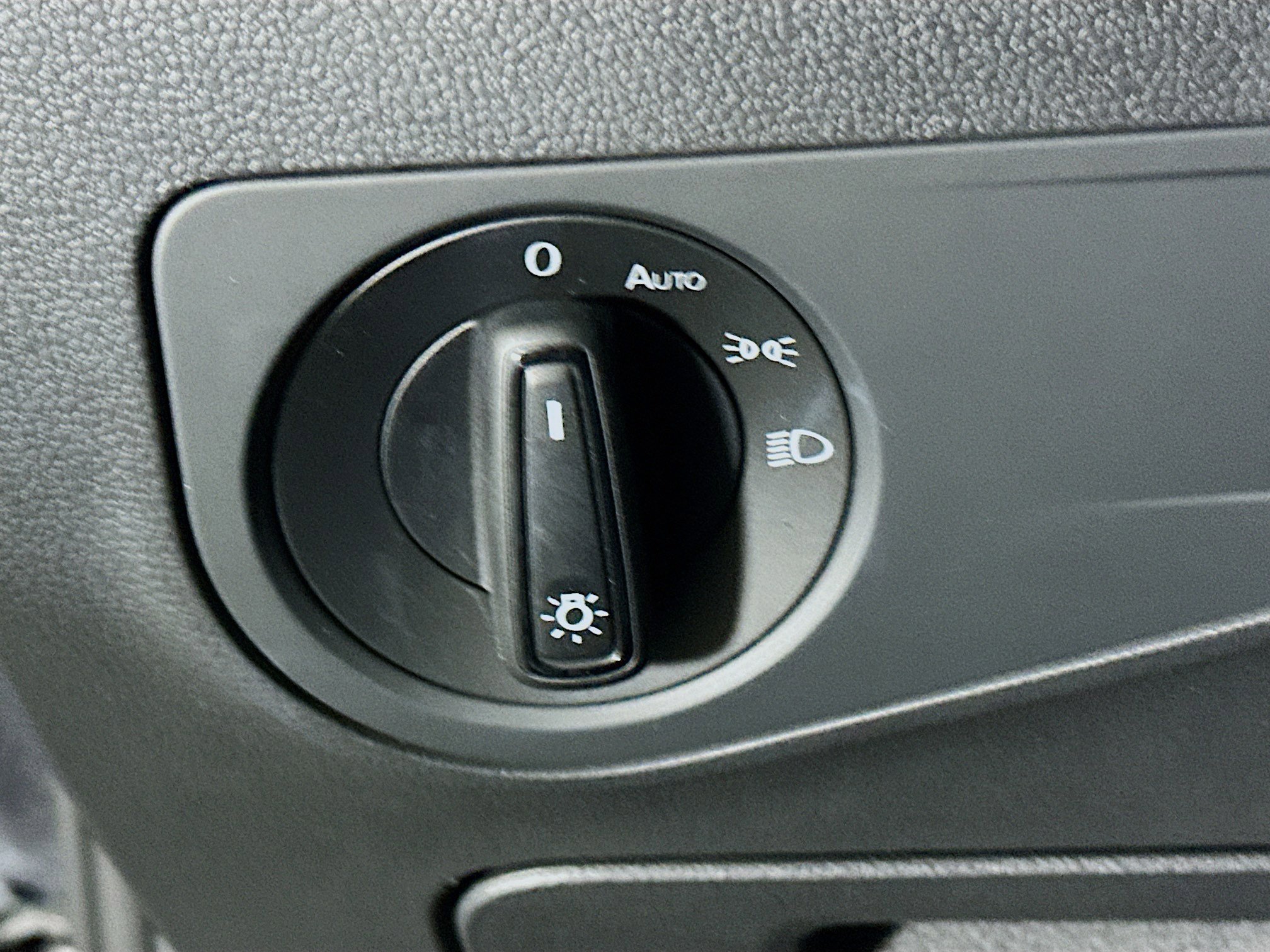 Used 2022 Volkswagen Tiguan S image 16