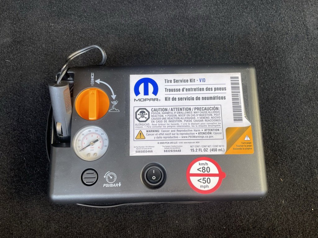 Used 2024 Chrysler Pacifica Touring-L image 35