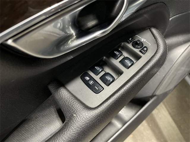 Used 2019 Volvo XC90 T5 Momentum w/ Advanced Package image 19