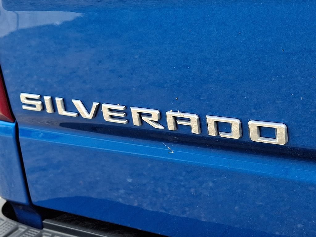 Used 2023 Chevrolet Silverado 1500 RST w/ Z71 Off-Road Package AWD/4WD image 35