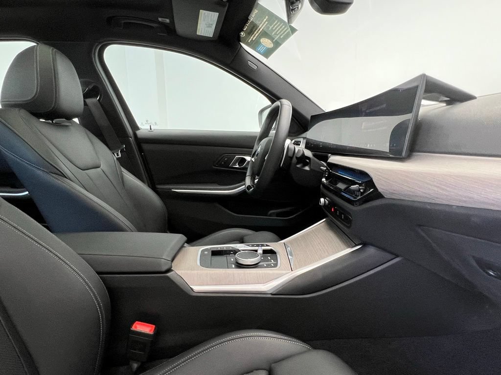Certified 2025 BMW 330i Sedan RWD image 6