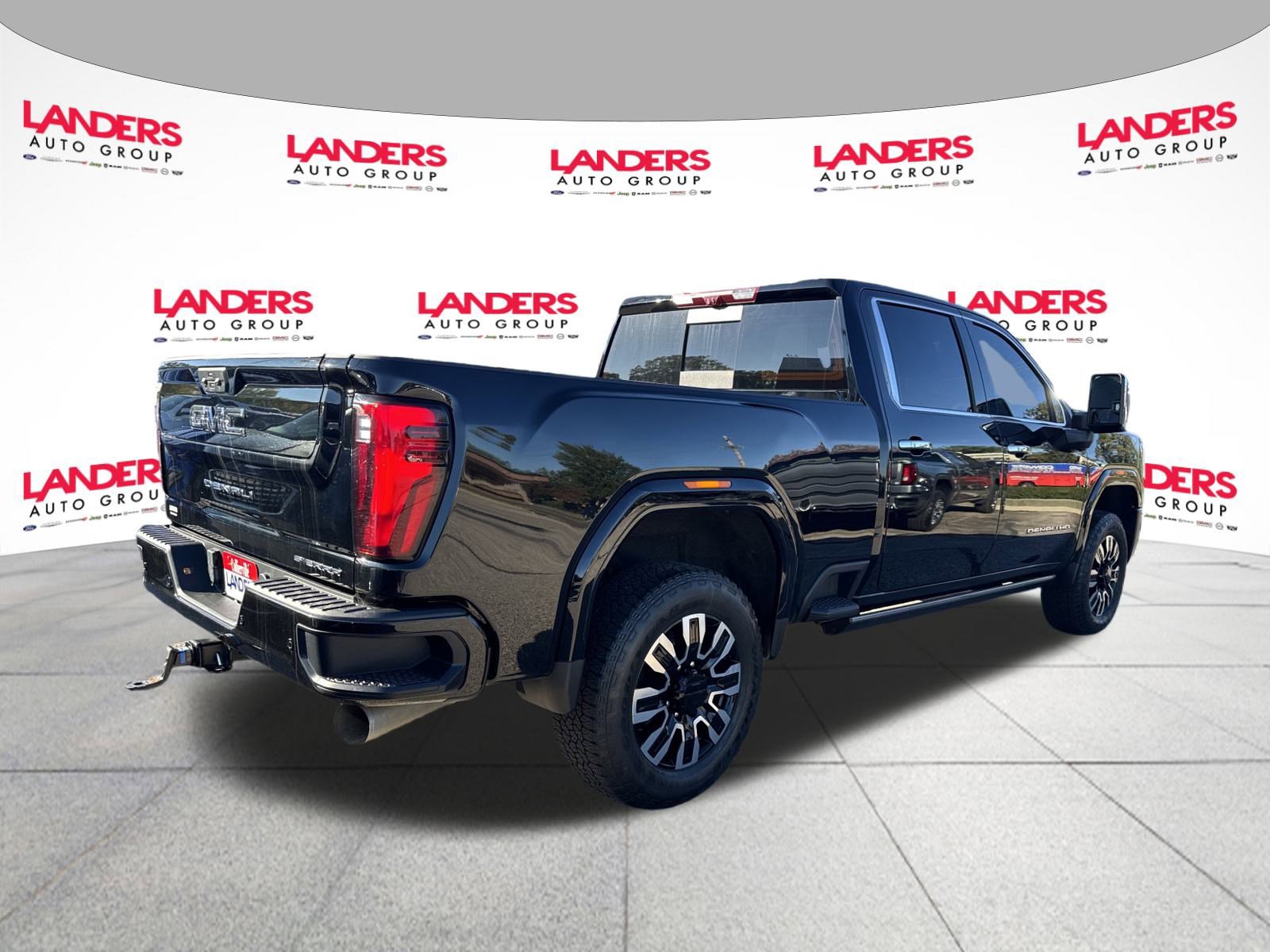 Used 2024 GMC Sierra 2500 Denali Ultimate image 3