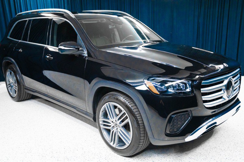 Certified 2026 Mercedes-Benz GLS 450 4MATIC image 3