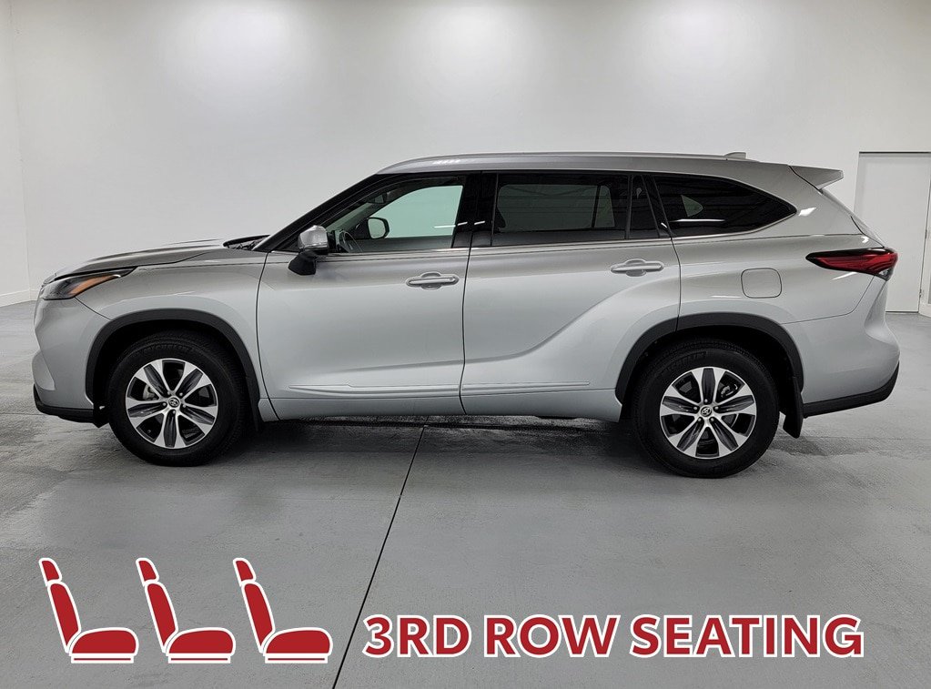 Used 2022 Toyota Highlander XLE AWD/4WD image 5