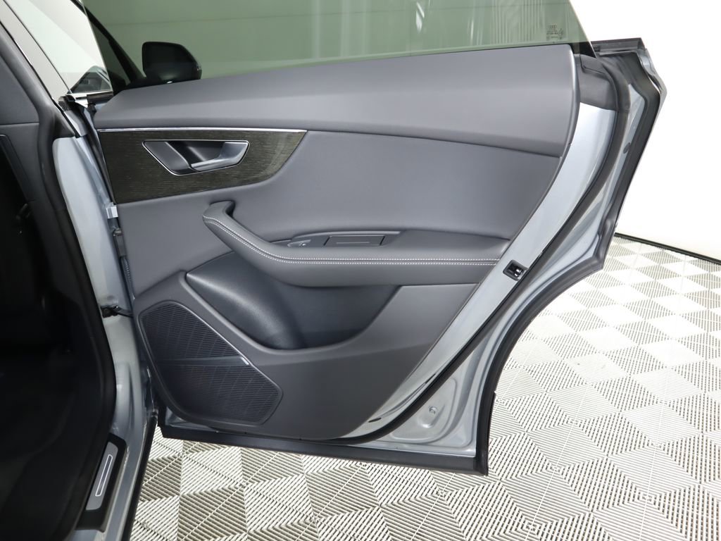 New 2025 Audi Q8 Premium Plus image 28