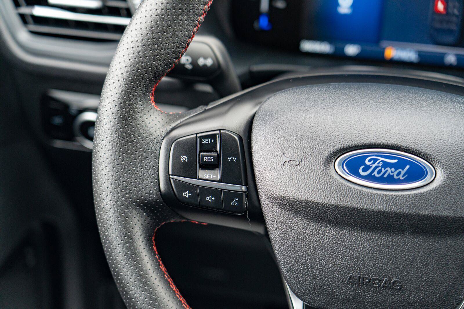 Used 2025 Ford Escape ST-Line Select AWD/4WD image 28