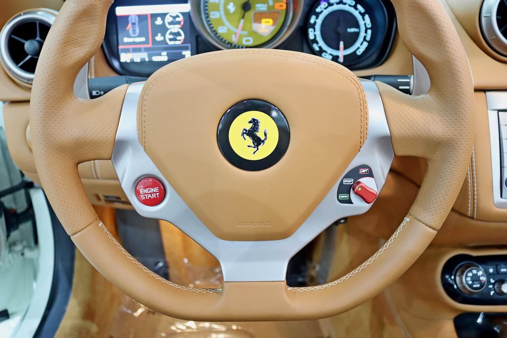 Used 2011 Ferrari California RWD image 18