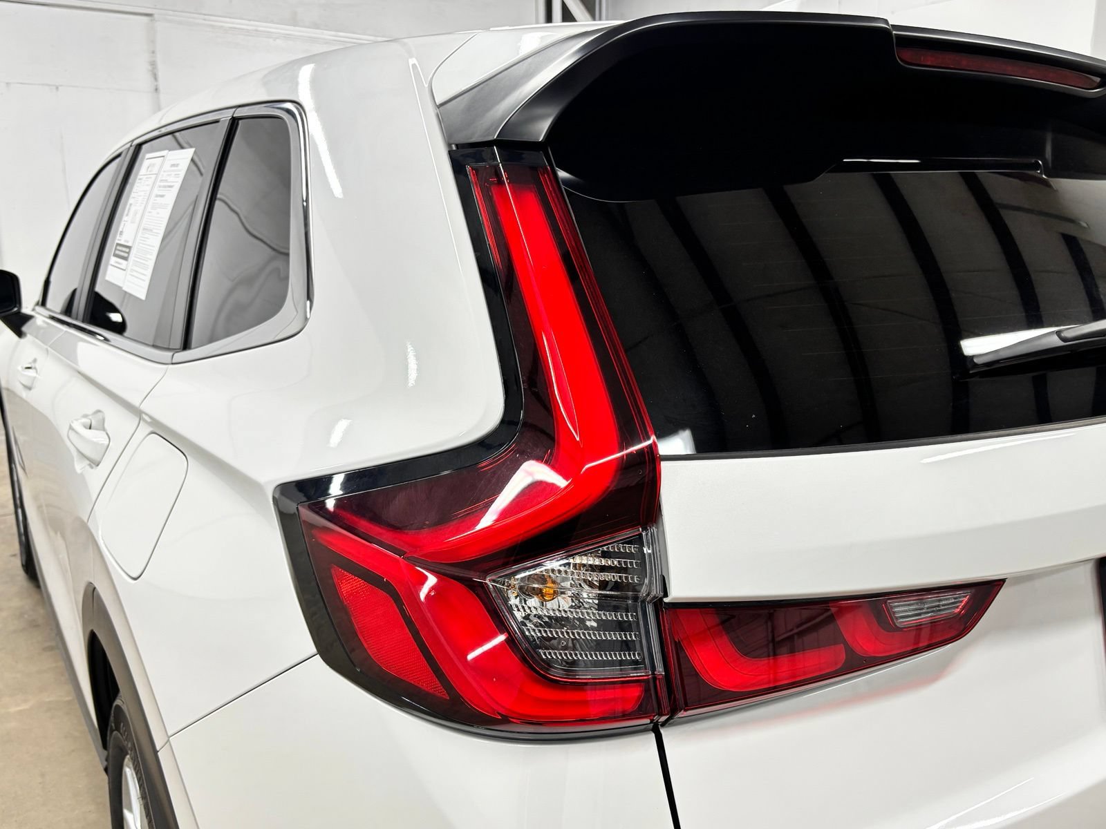 Used 2025 Honda CR-V EX-L image 8