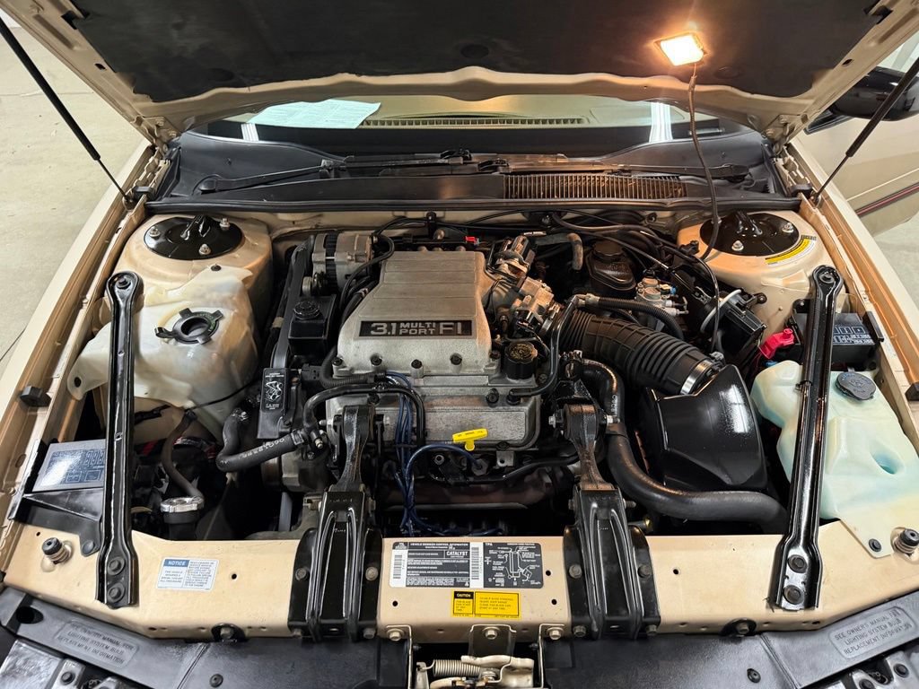 Used 1994 Chevrolet Lumina Euro FWD image 29