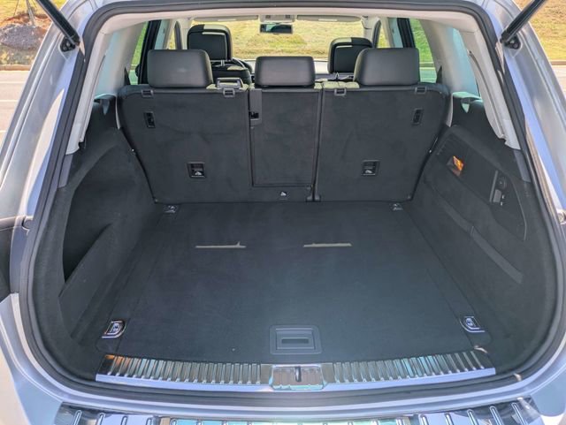 Used 2014 Volkswagen Touareg TDI image 13