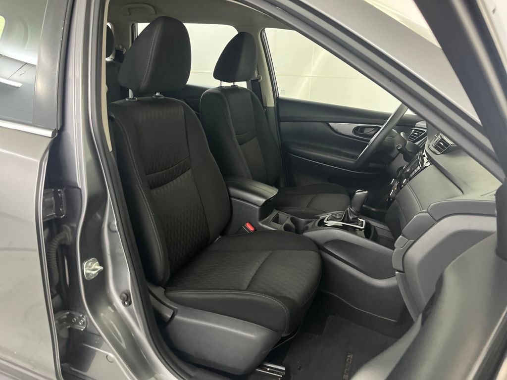 Used 2019 Nissan Rogue S image 22