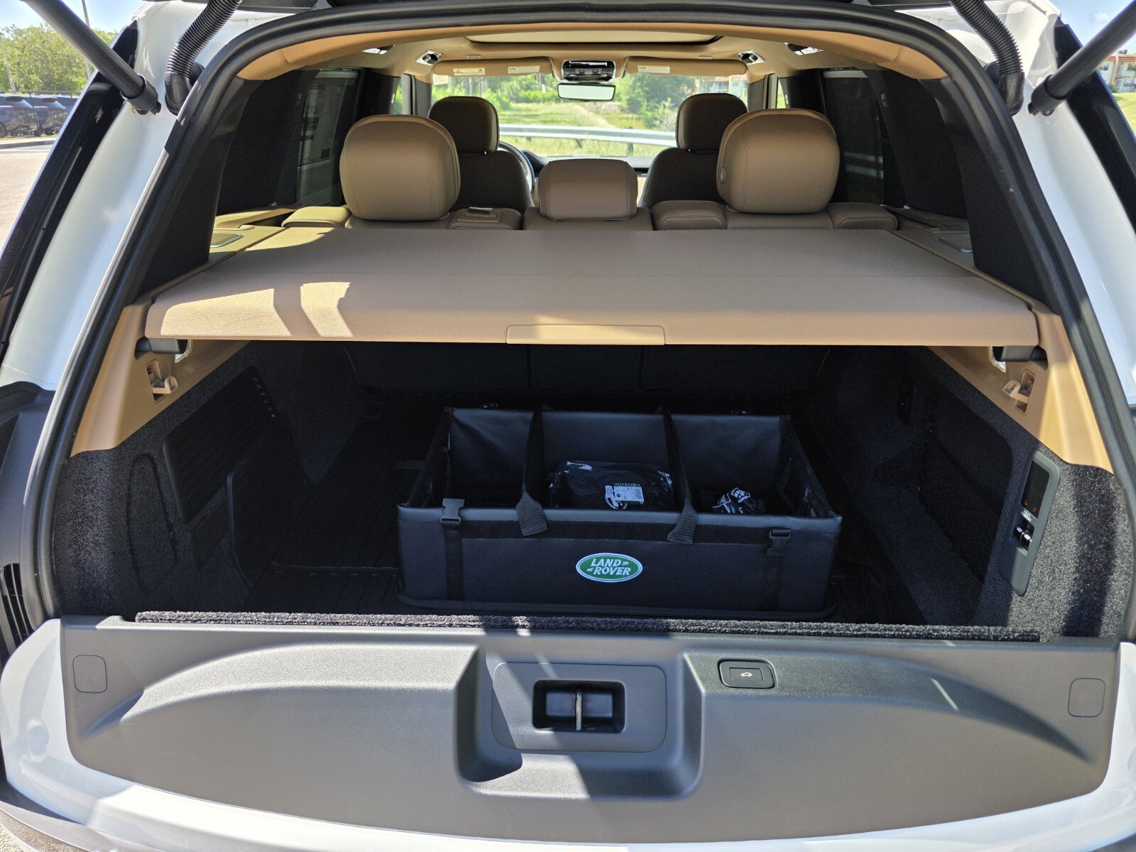 New 2026 Land Rover Range Rover SE AWD/4WD image 14