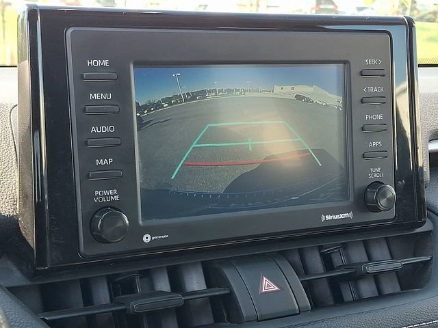 Used 2022 Toyota RAV4 LE image 17