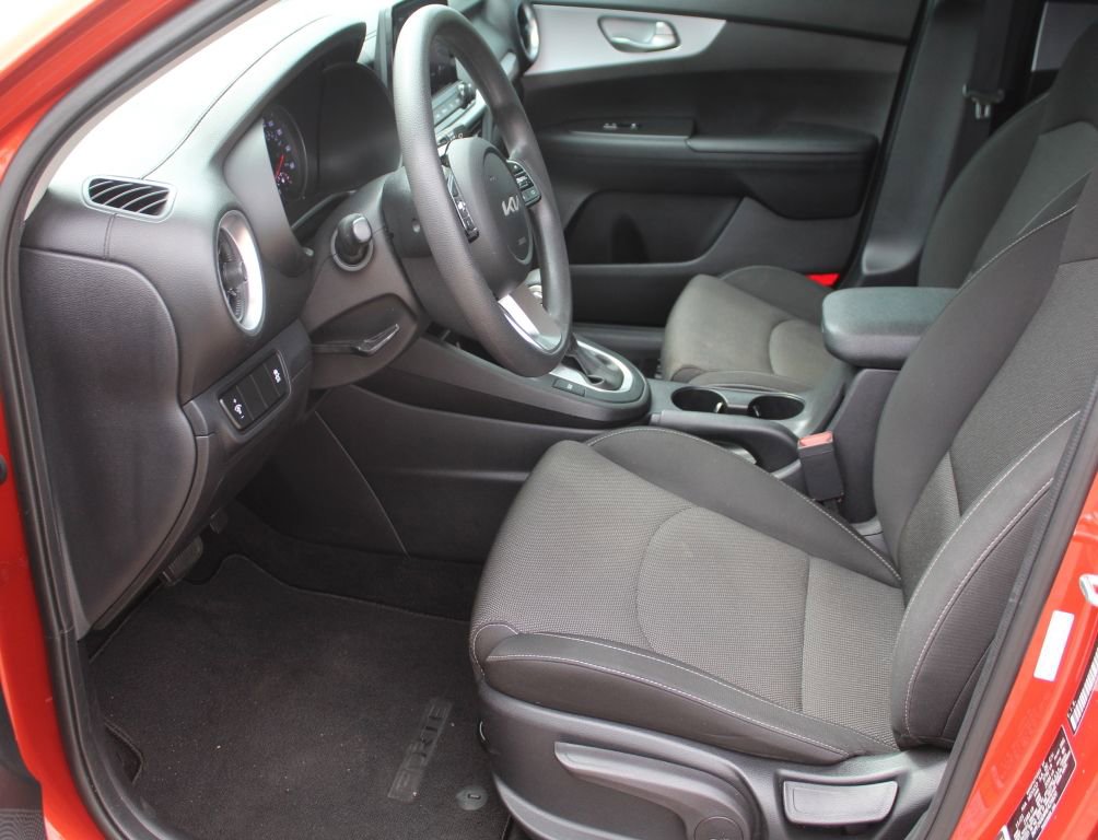 Used 2022 Kia Forte LXS image 3