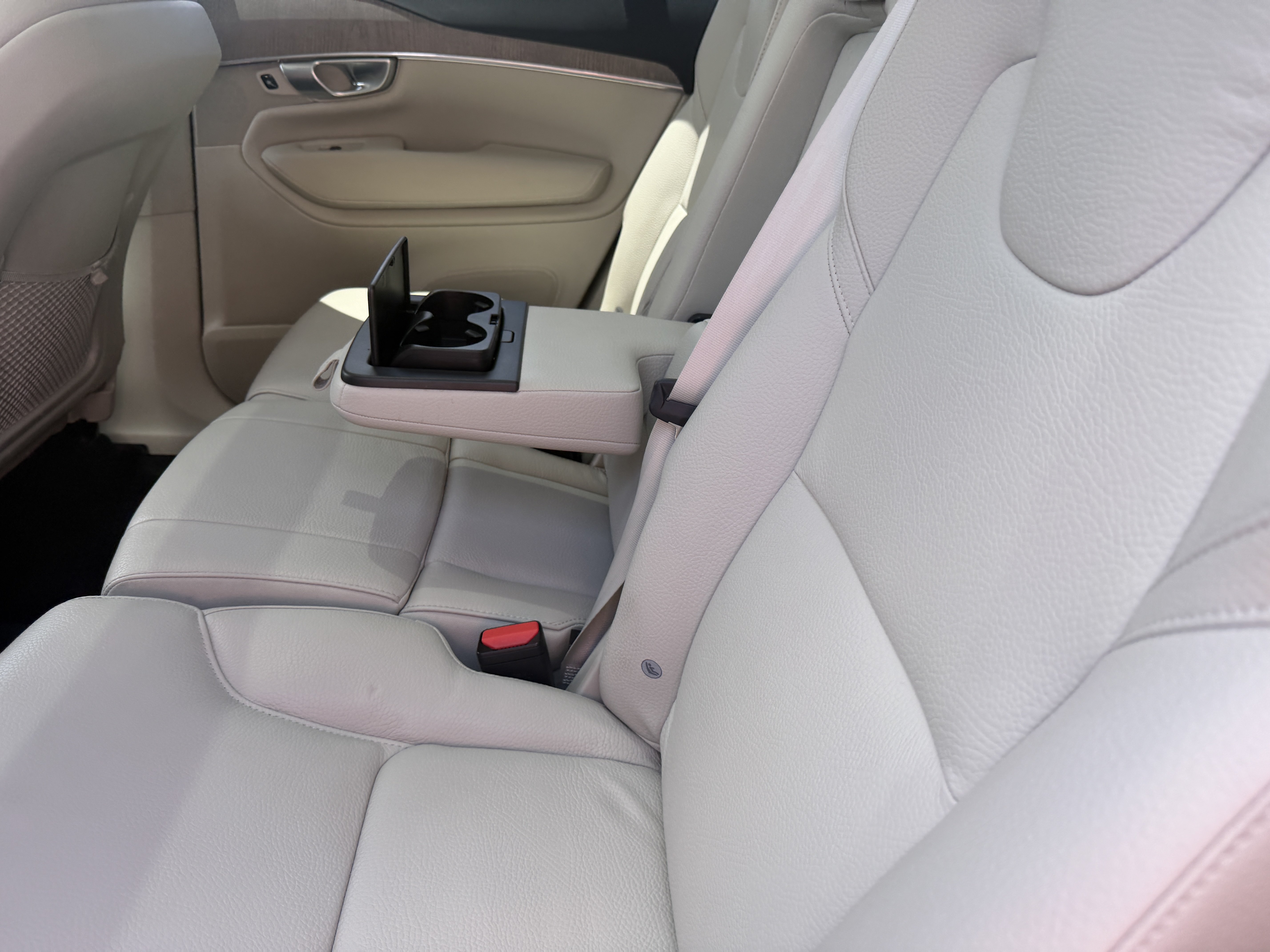 Certified 2024 Volvo XC90 B5 Plus w/ Protection Package Premier AWD/4WD image 17
