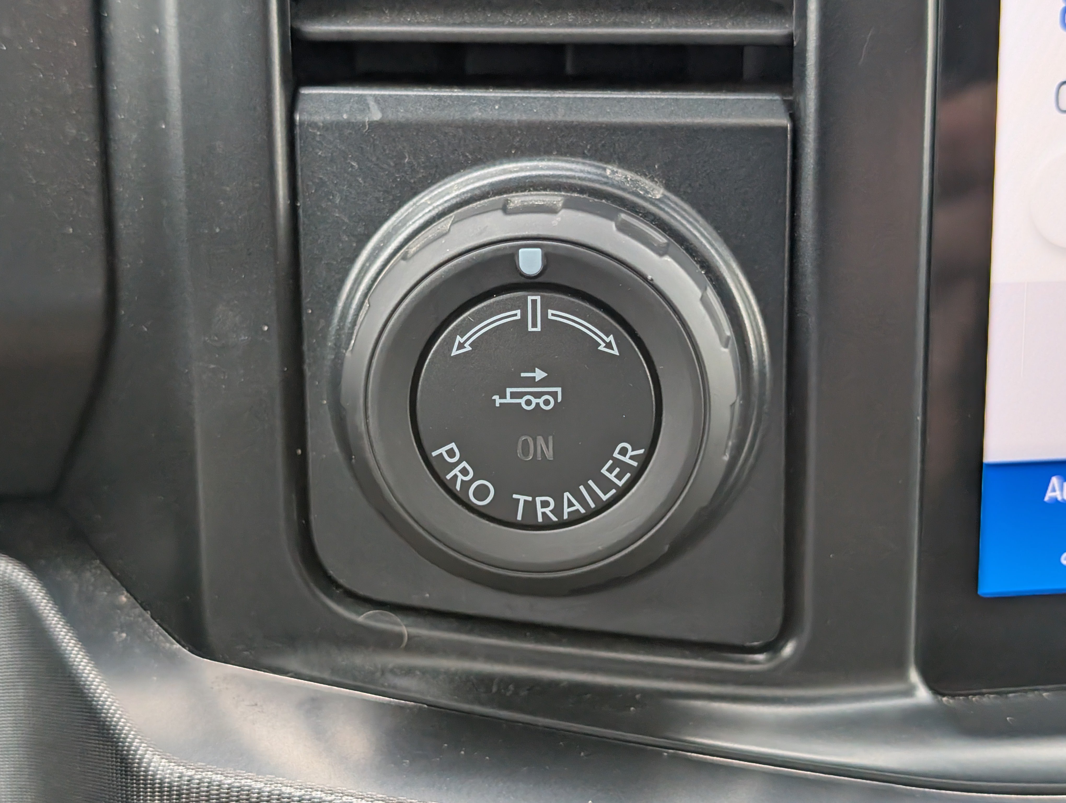 Certified 2026 Ford F250 Platinum w/ FX4 Off-Road Package AWD/4WD image 30