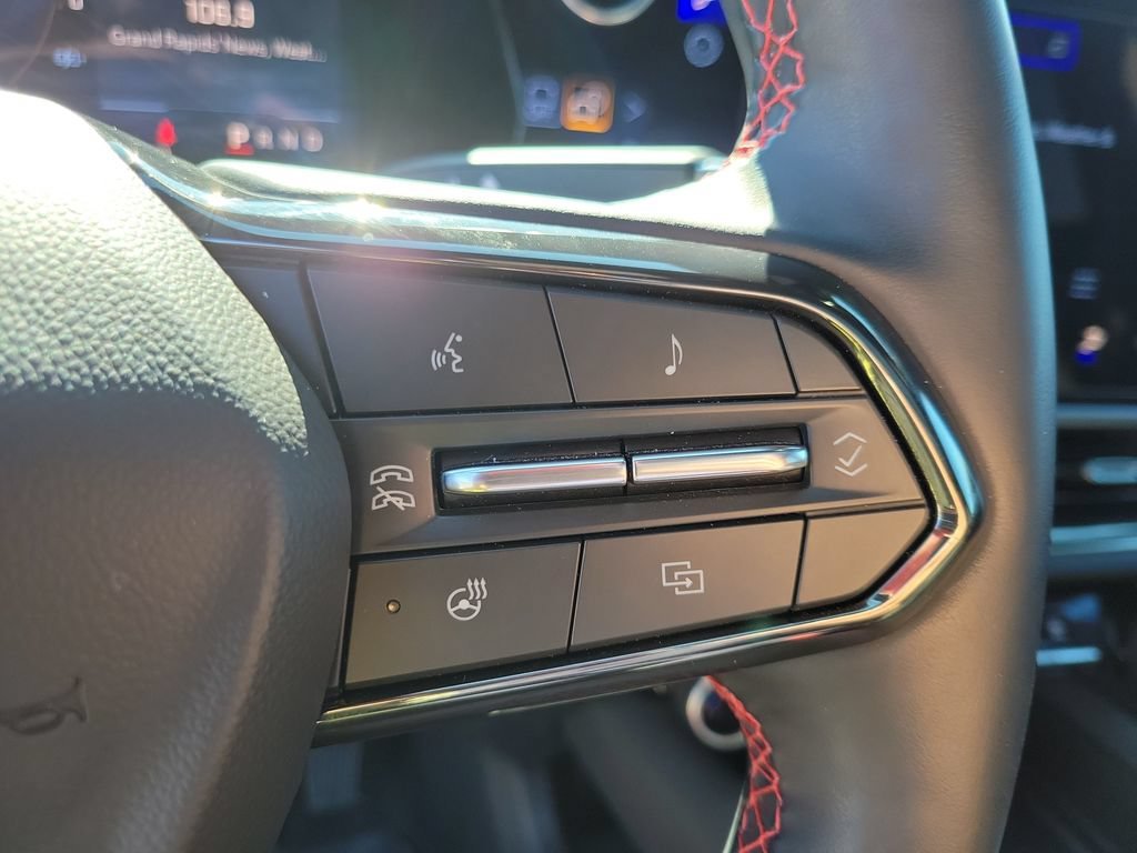 Certified 2024 Chevrolet Equinox EV RS FWD image 25