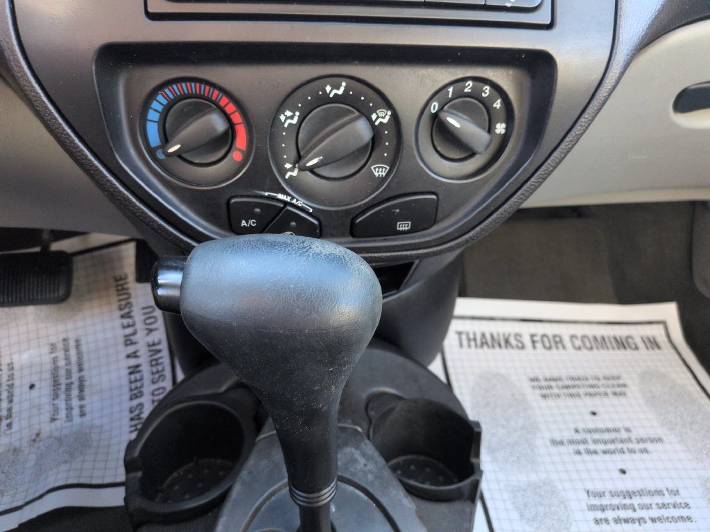 Used 2007 Ford Focus ZX4 Sedan FWD image 18