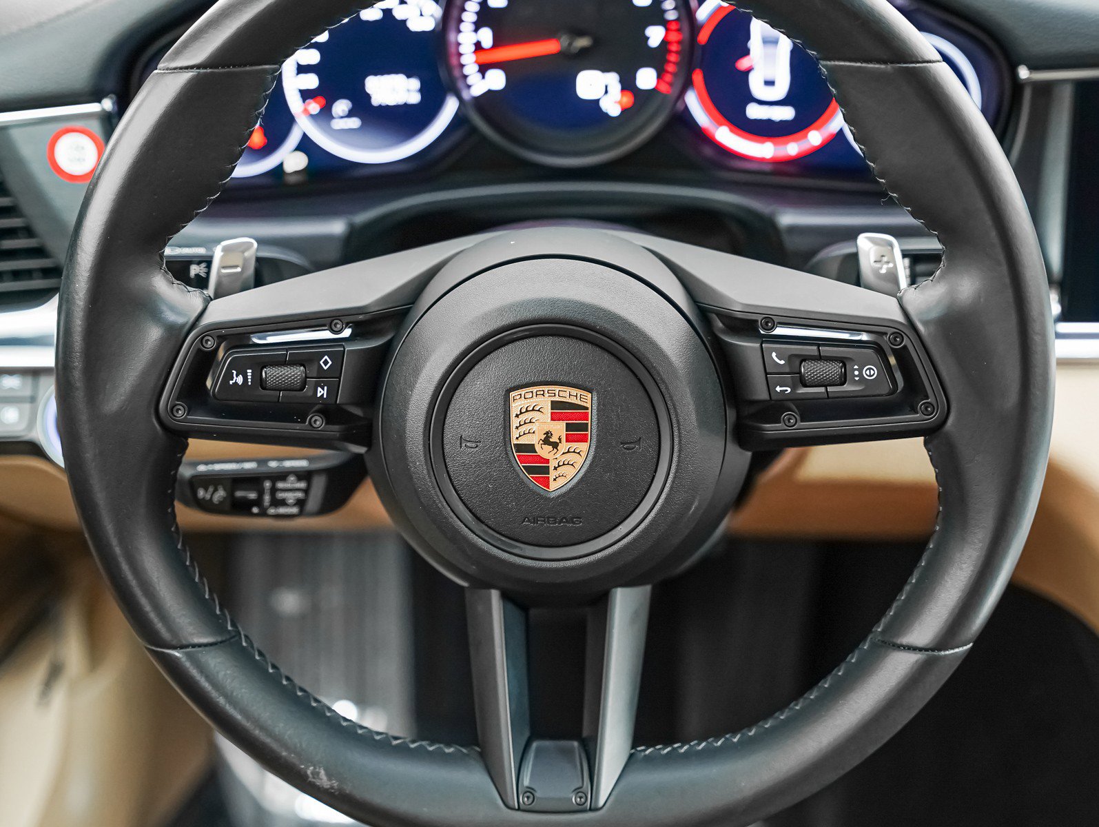 Certified 2023 Porsche Panamera Platinum Edition image 17