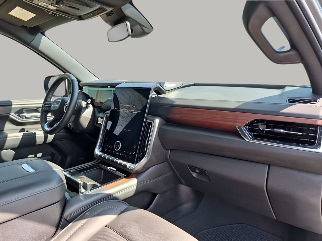 Used 2025 GMC Yukon XL Denali image 14