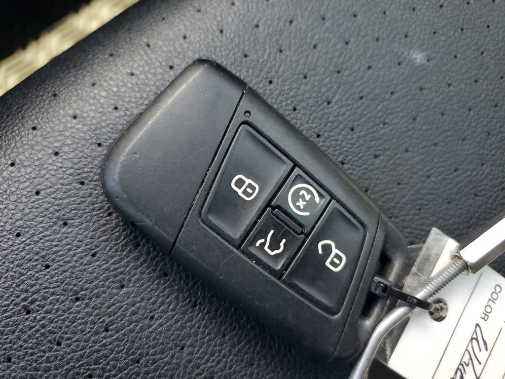 Used 2021 Volkswagen Atlas Cross Sport SE AWD/4WD image 27