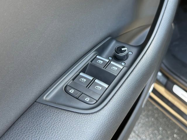 Used 2020 Audi Q8 Premium Plus AWD/4WD image 19